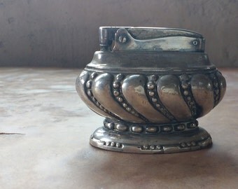 Ronson crown lighter. Vintage table lighter. Tobacciana collectibles.