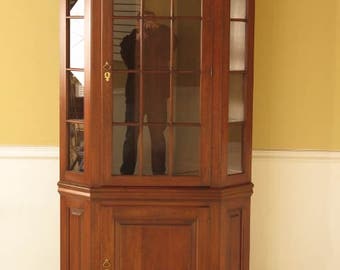 42214E: PENNSYLVANIA HOUSE Cherry Corner Cabinet w. Lighted Interior