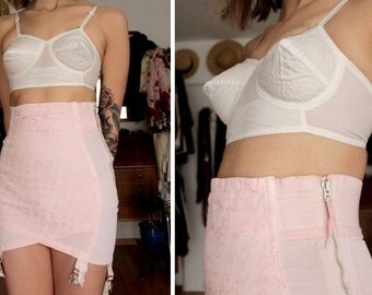 ON SALE! 1940's White Bullet Bra - 40's French Cone Lingerie - Size XXS - Xs