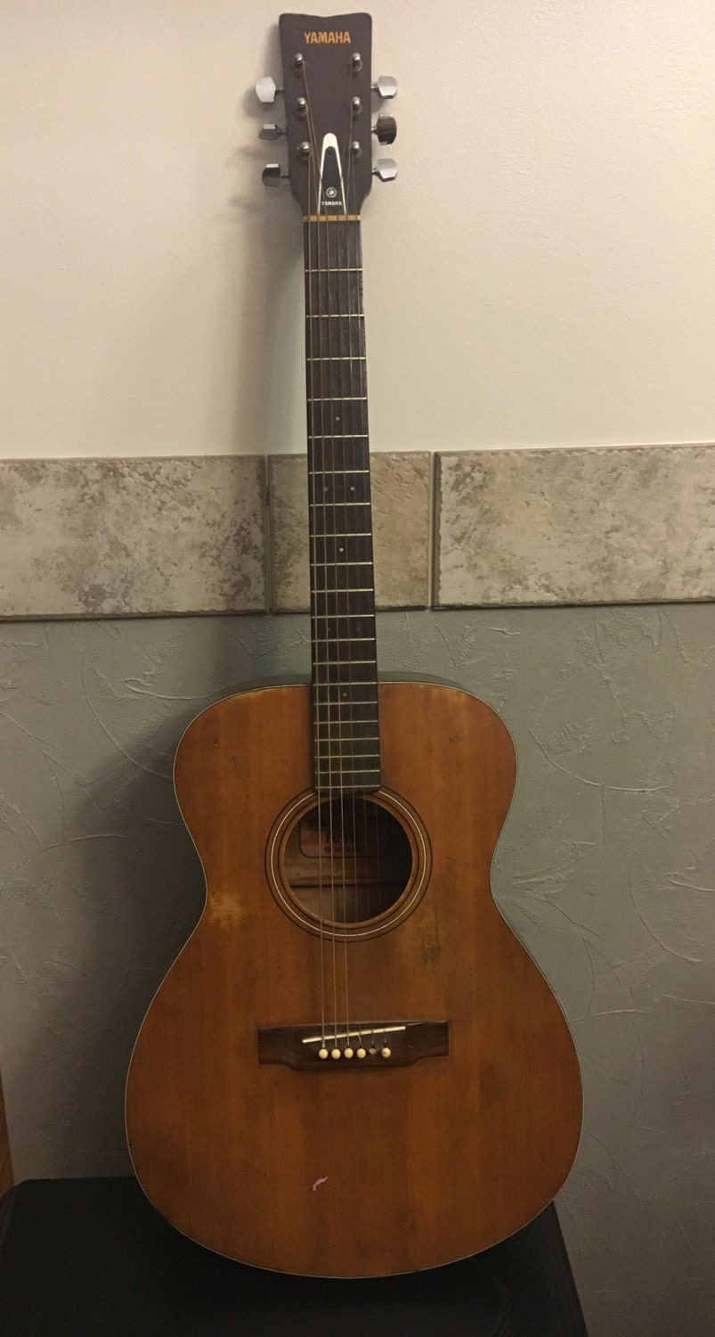 Vintage Yamaha FG 110 Nippon Gakki Red Label Wood Guitar