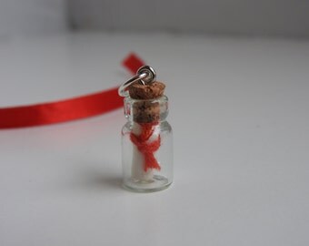 Message in a bottle - custom personnalised message pendant - mini bottle charm - for your wishes, resolutions - inspirational jewellery