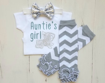 Baby girl outfit, Aunt onesie, Onesie, Baby girl, Baby clothes, Baby, Baby girl onesie, Onesies, Baby onesies, Baby girl onesies, Cute