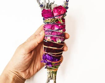Sage Smudge Stick / Sacred California White Ceremonial Sage Bundle / White Sage Smudge / Sage / Smudge Stick / Crystal Cleansing/ Meditation