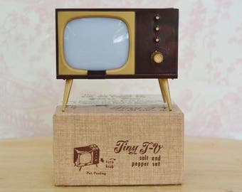 Vintage 1950s TV Salt and Pepper Shaker and Photo Holder in Original Box