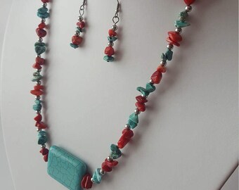 Collier pierres turquoise et corail bambou. Pierre rectangulaire magnésite bleu. Boucles d'oreilles inclus. Acier inoxydable