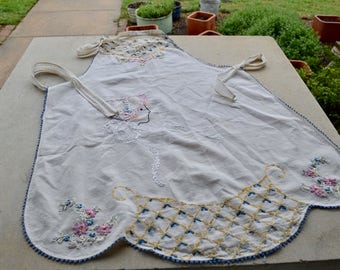Antique Embroidered Apron, Girl Wearing Bonnet Design with Scallop Bottom, Tie Linen Apron, Shabby Chic