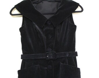 FLASH SALE 30% OFF ||| Fabulous Femme Fatale Black Velvet Dress || 1950s || X Small || Black Velvet Button Down Dress with Belt
