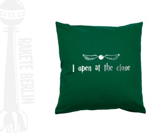 cushion cover 'snitch - I open at the close '