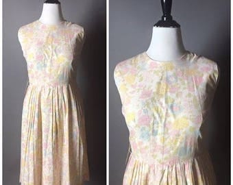 Vintage 50s dress / 1950s dress / cotton dress / day dress / floral dress / summer dress / pin up dress