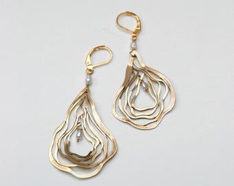 boucles d'oreilles "gouttes et perles" laiton / "drops and pearls" brass earring