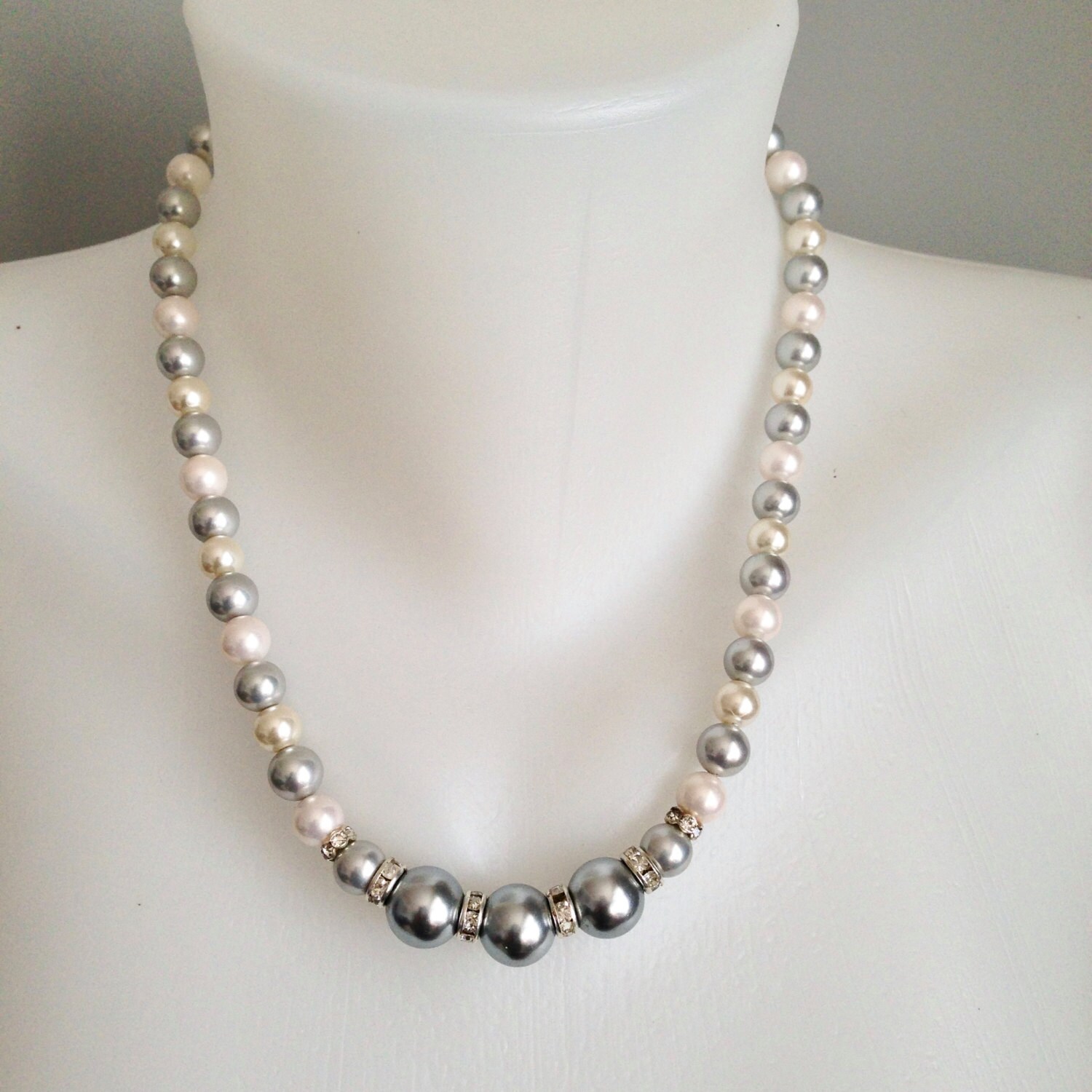 Shell pearl necklace Statement necklace Grey & white