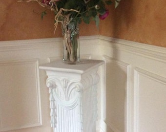 Pedestal / Side Table / Plant Stand