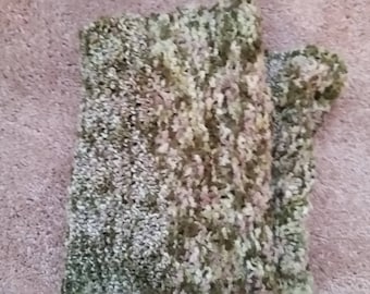 Green cowl or neckwarmer