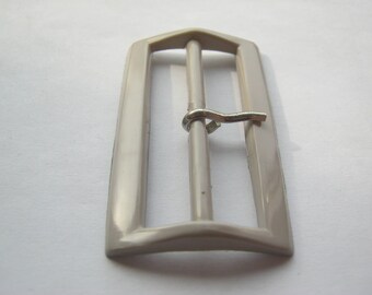 8 piece belt buckles with pin beige, rectangle ca. 58/34 mm, bridge ca. 50 mm, new, Lübeck button Manufactory