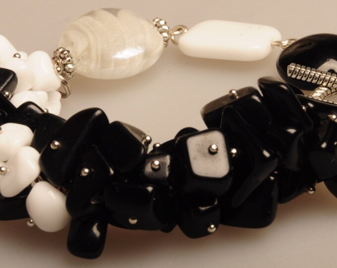 Black and white agate bracelet talisman amulet Black white amulet bracelet female gift Christmas New Year Valentine Day stylish gift woman