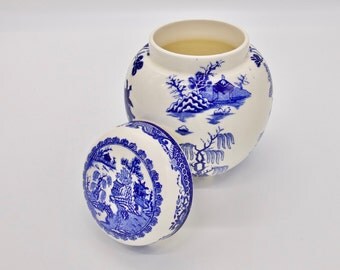 MASON'S BLUE and WHITE Ginger Jar - Vintage Mason's Blue Chinese Landscape Ginger Jar or Tea Caddy 1950's