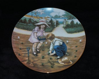 1988 Hamilton Collection Fond Memories "Doing Their Bit" Collector Plate by Meta Grimball