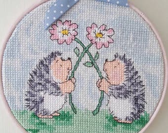 Hand embriodered hoop art - Handmade cross stitch - framed wall art - hedgehogs hand stitched - home decor - housewarming gift