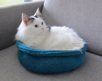 Minimalist modern cat bed - Marine Blue