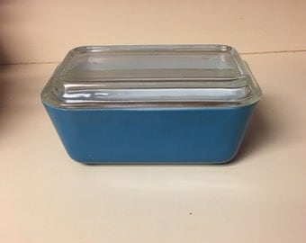 Vintage 1960s Blue Refrigerator Pyrex dish with Lid