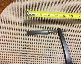 Vintage Straight Razor /Barber/Circa 1900's (Free Shipping)