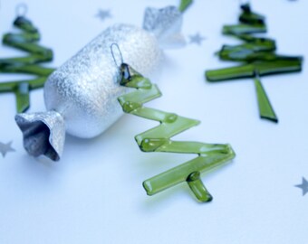 Fused glass Christmas ornament - set of 3 contemporary glass trees - minimalist Xmas decoration - recycled wine bottle glass - Upcycled - UK