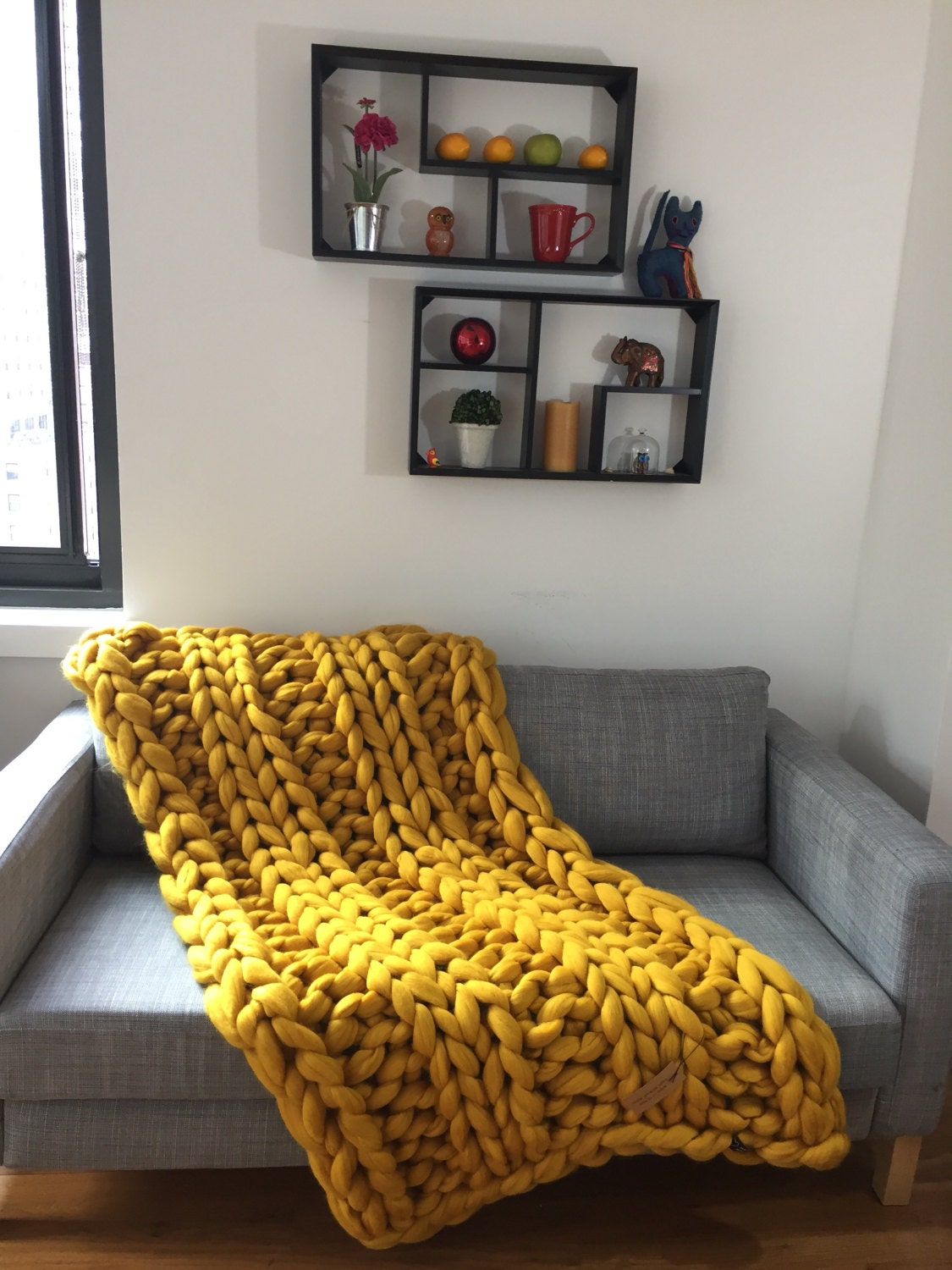 Chunky knit blanket/throw. HANDMADE . 100 merino wool. Size 32x54