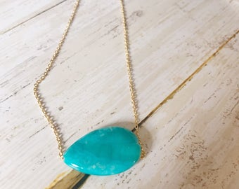 Turquoise necklace - Howlite necklace - Turquoise - Howlite - Gold necklace - Gold and Turquoise - Turquoise jewelry - Gold jewelry - Gift