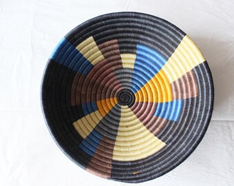 KARA black - dressmakers shell from Rwanda