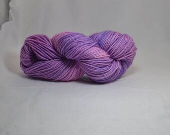 Hand-dyed worsted weight wool - Bubblegum