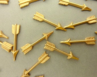 12 Brass Arrows Die Struck 18 mm