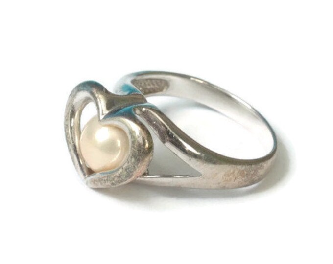 Color Change Pearl Ring Heart Setting Silver Tone Metal Size 7.5