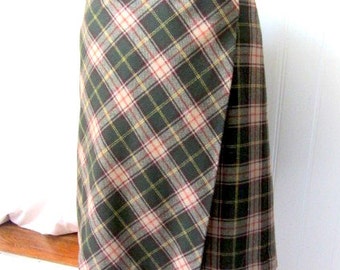 Vintage plaid skirt, Benetton skirt, plaid wool skirt, benetton wool kilt, vintage wool skirt, tartan wool skirt, winter wool skirt, green