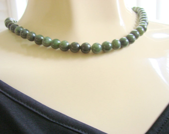 Vintage Jade Bead Necklace Green Bead Jewelry Jewellery