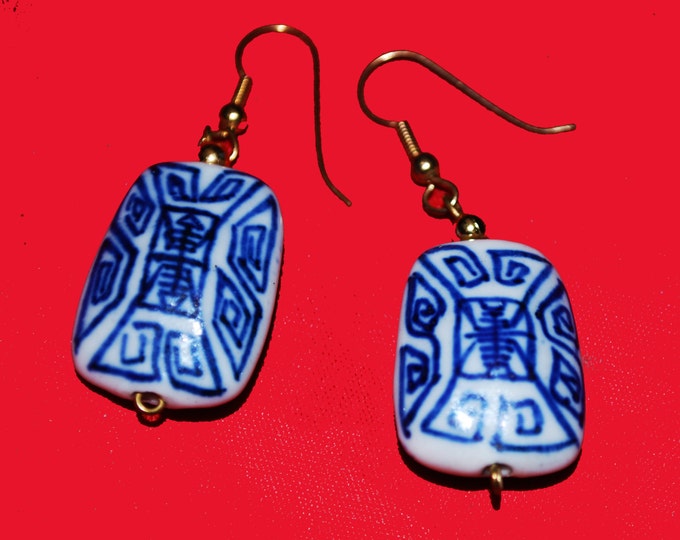 Chinese Porcelain Earrings - Dangle rectangle - Blue White - gold hooks