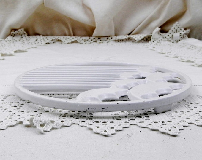 Vintage French 1970s Mid Century Cast Iron White Enamelware Decotec Trivet, Hot Plate, Heat Mat, Kitchenware, French Decor, Kitchenware