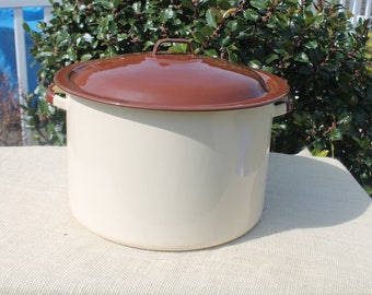 Large Beige and Brown Enamel Stock / Soup/ Sauce Pot