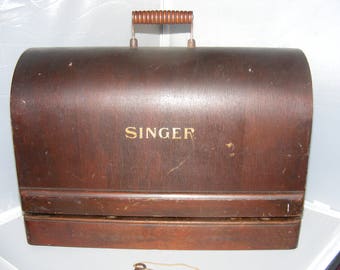 Antique Singer Sewing Machine Bentwood Dome Case 17.25" x 8.25" x 12" Portable Case, Sewing, Carry Case, 1922, Crafts, Fabric, Needlepoint