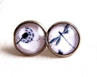 Boucles d'oreille puces libellule et pissenlit, métal argenté.