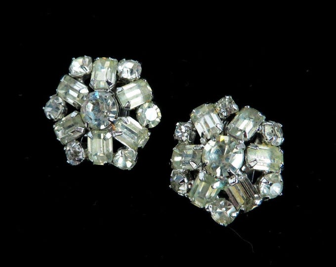 Vintage Weiss Clear Rhinestone Crystal Cluster Snowflake Clip-on Earrings