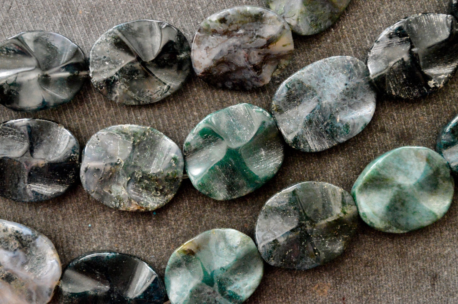 20mm Moss Agate Stone Beads Green Clear Gemstone Flat Wavy Oval (3