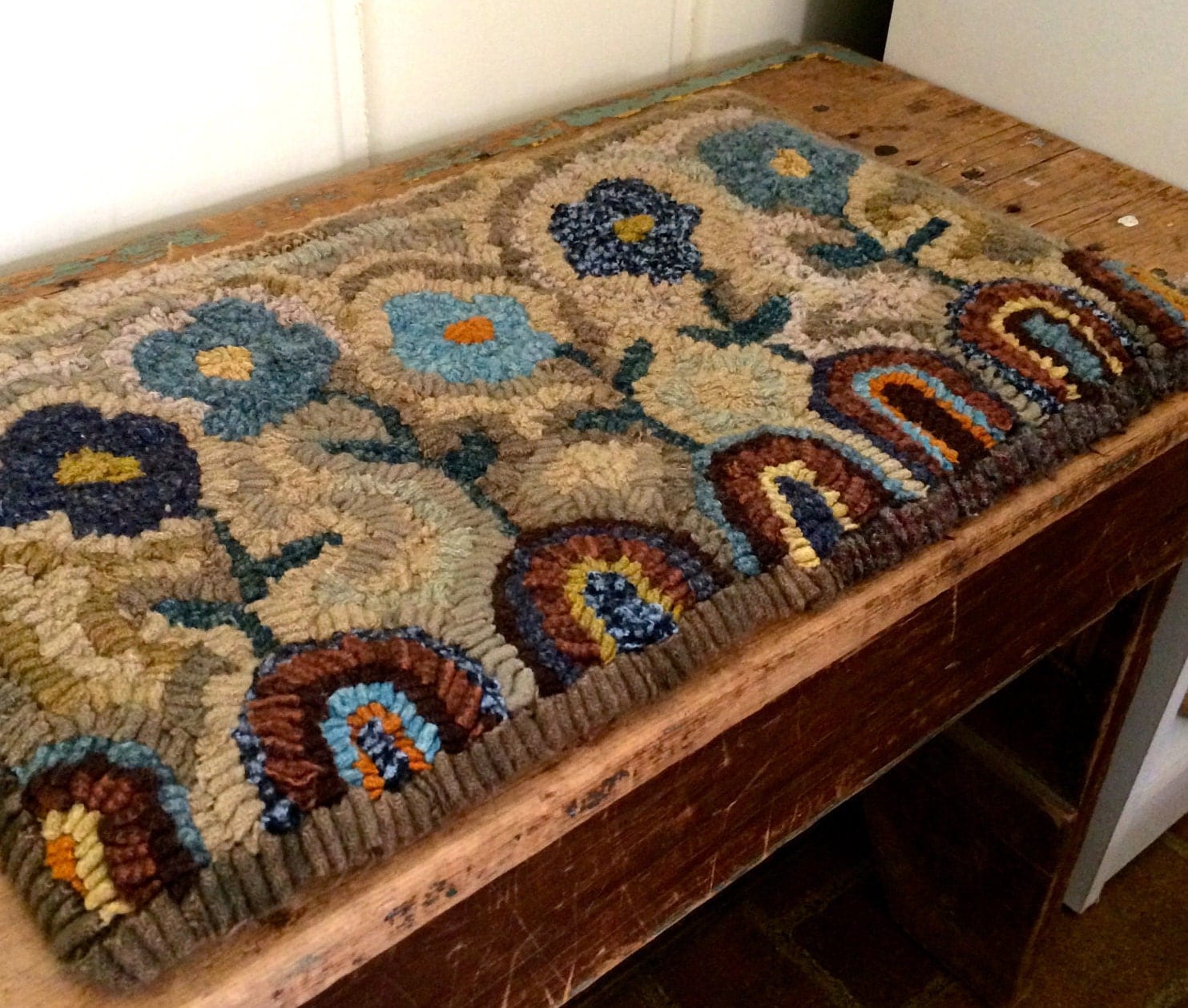 Flowers and Tongues Primitive Rug Hooking Paper Patterndesign