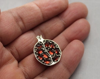 925 Silver Pomegranate Pendant Necklace set with Egg Garnet Faset Stones