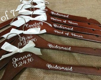 Personalized Wood Hanger for Bride and Bridal Party Set of 7/Wood Bridal Hanger/Wedding Hanger/Bridesmaid Hanger/Wedding Party Hanger