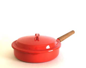 Arabia Finel Enamel Saute Pan with Lid - Designed by Seppo Mallat