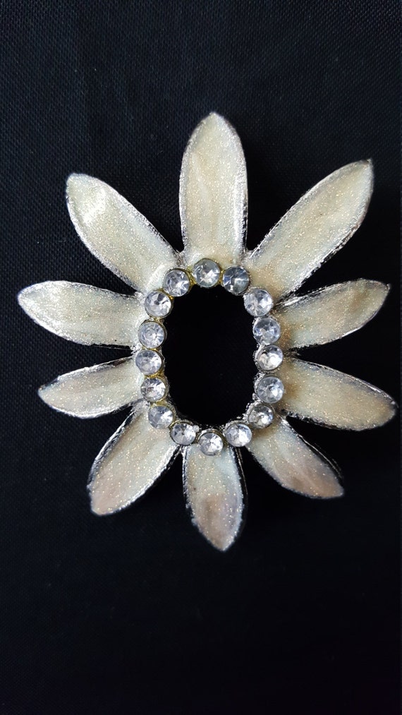 Flower Shape Brooch Silver & White with Rhinestones