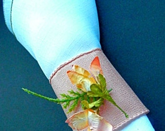 Pale PEACH Napkin Rings Peach Wedding Decor Peach Kitchen Peach Party Favors Flowered Napkin Rings Apricot FLORAL NAPKIN Holders Set of 12