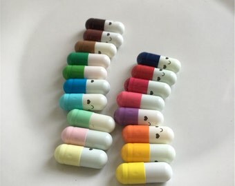 Kawaii Happy Pills - Fake Pills For Decoden and Crafting ( 20 pieces )