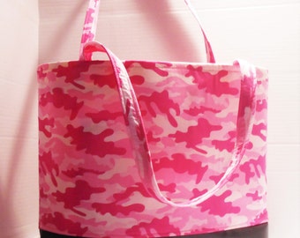 Pink Camo diaper bag, Pink camouflage diaper bag, camo tote, girls diaper bag, camo nursery, camo shower gifts, pink camo tote bag, baby bag