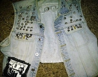 crust punk studded punk vest//small//fleas and lice//dystopia//doom//crop vest//diy